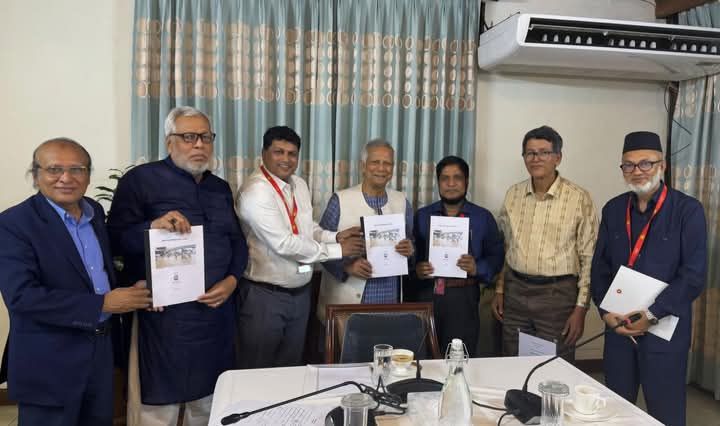 প্রধান উপদেষ্টার সাথে চবির প্রতিনিধি দলের সাক্ষাৎ ও পঞ্চম সমাবর্তনে আমন্ত্রণ